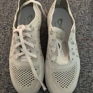 Brand new Nfinity Flyte Cheer Shoes